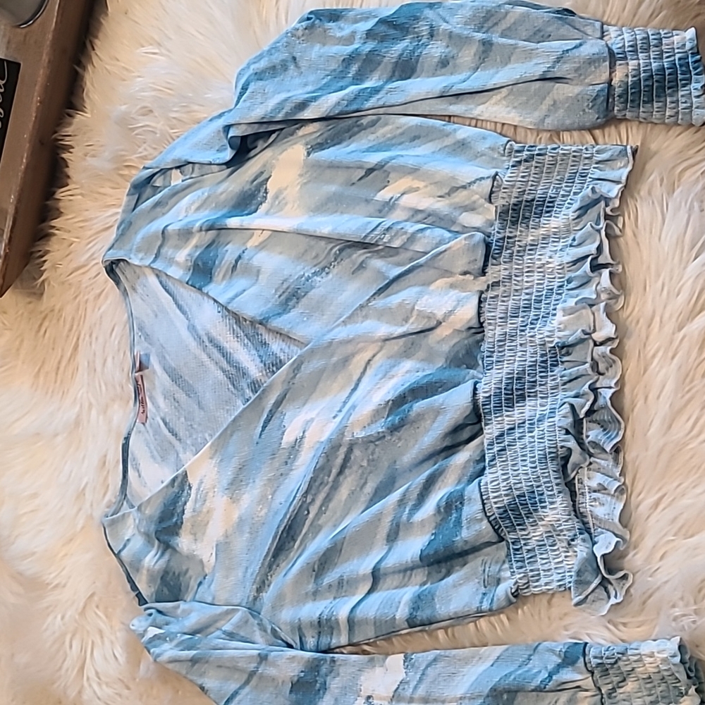 Cross over, blouse, great shape